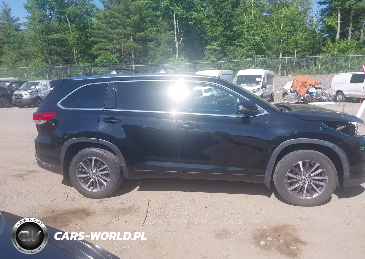 2018 Toyota Highlander Xle VIN:5TDJZRFHXJS531149 - 14