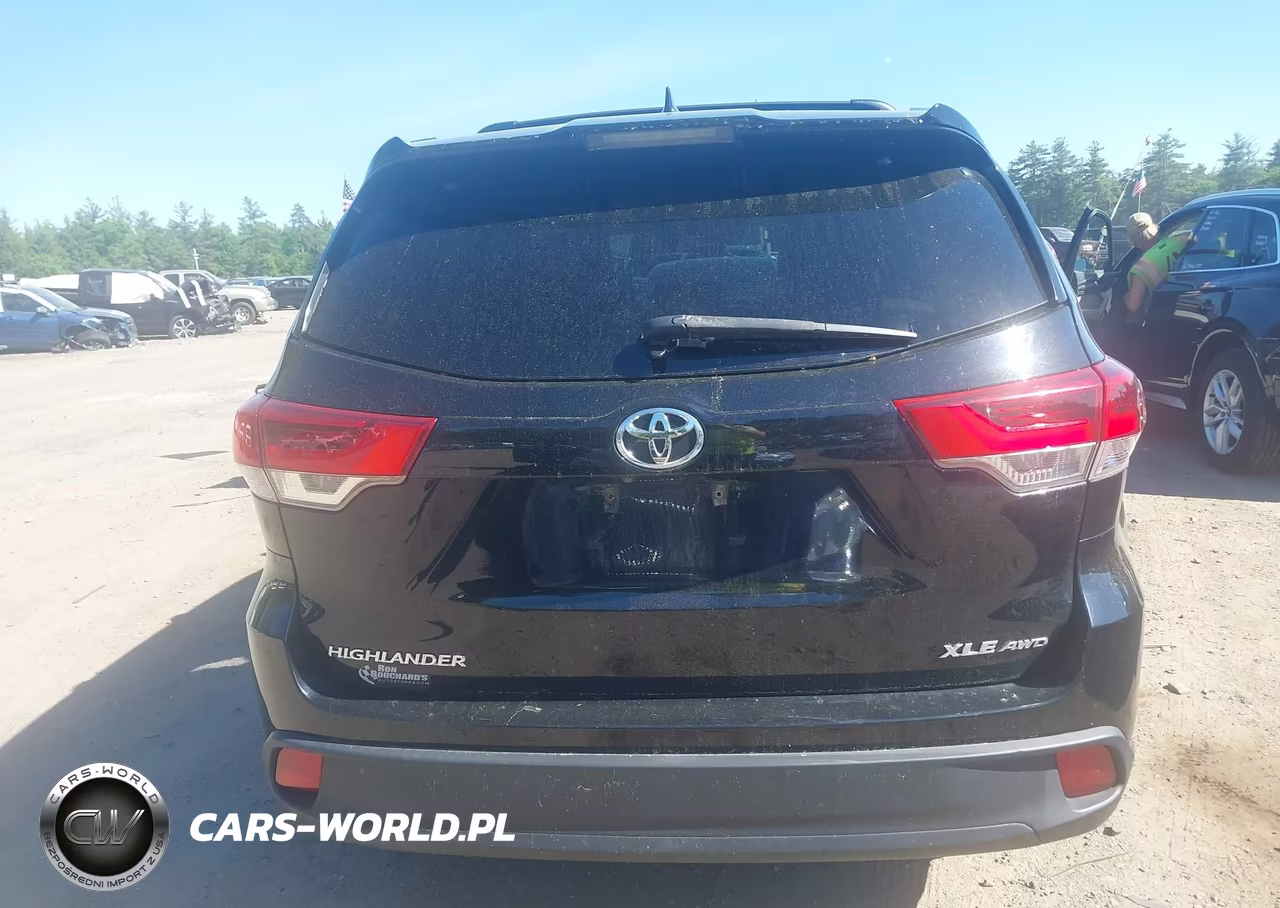 2018 Toyota Highlander Xle VIN:5TDJZRFHXJS531149 - 17
