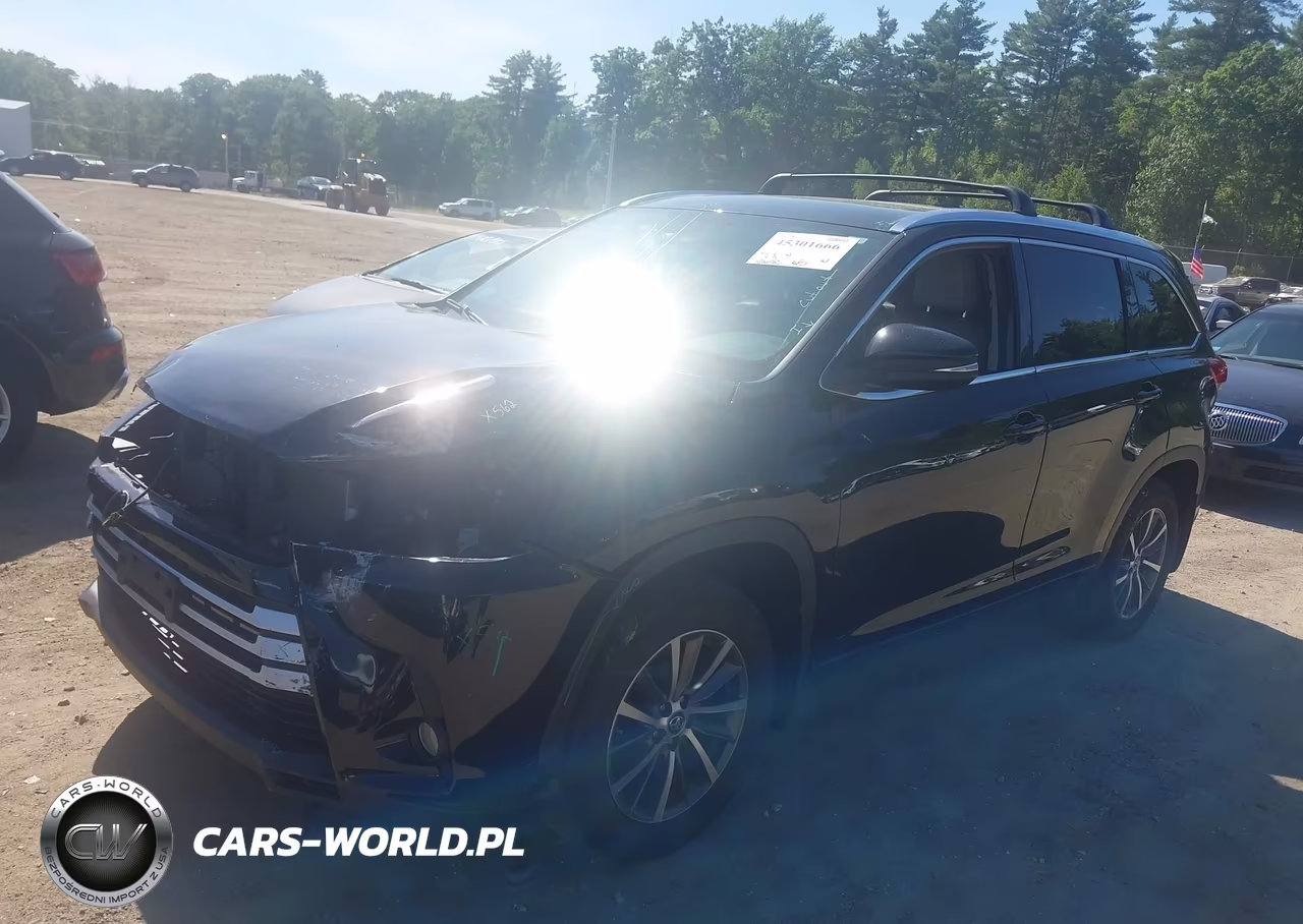 2018 Toyota Highlander Xle VIN:5TDJZRFHXJS531149 - 19