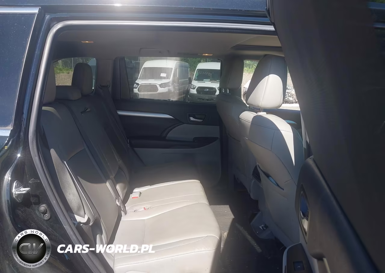 2018 Toyota Highlander Xle VIN:5TDJZRFHXJS531149 - 8