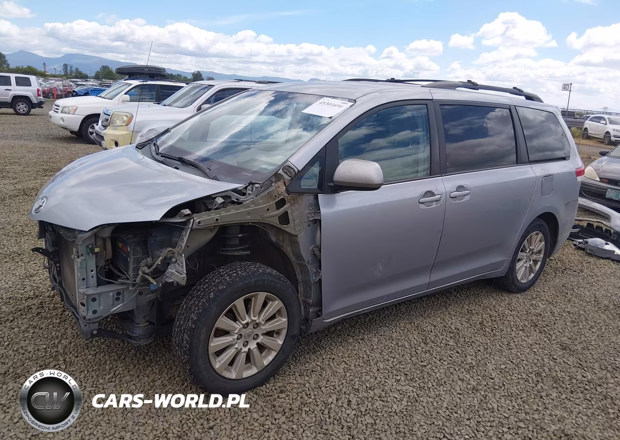 2013 Toyota Sienna Le 7 Passenger VIN:5TDJK3DC8DS050524 - 2