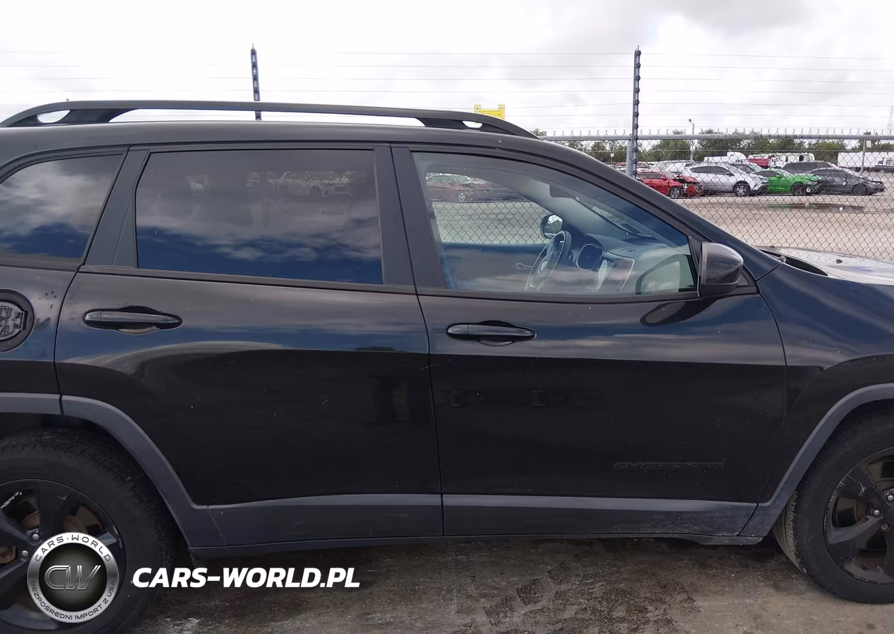 2015 Jeep Cherokee Latitude Altitude VIN:1C4PJLCS8FW722350 - 13