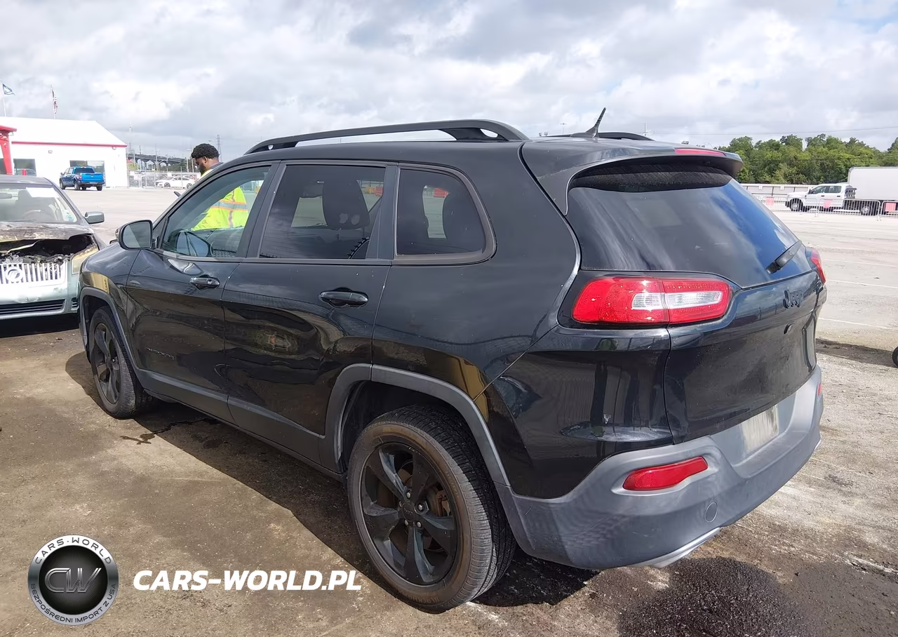 2015 Jeep Cherokee Latitude Altitude VIN:1C4PJLCS8FW722350 - 14