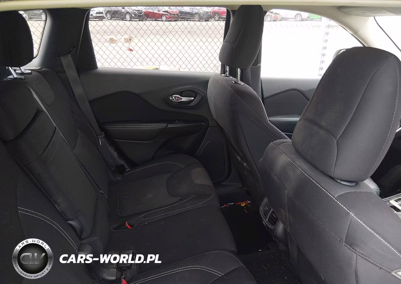 2015 Jeep Cherokee Latitude Altitude VIN:1C4PJLCS8FW722350 - 8