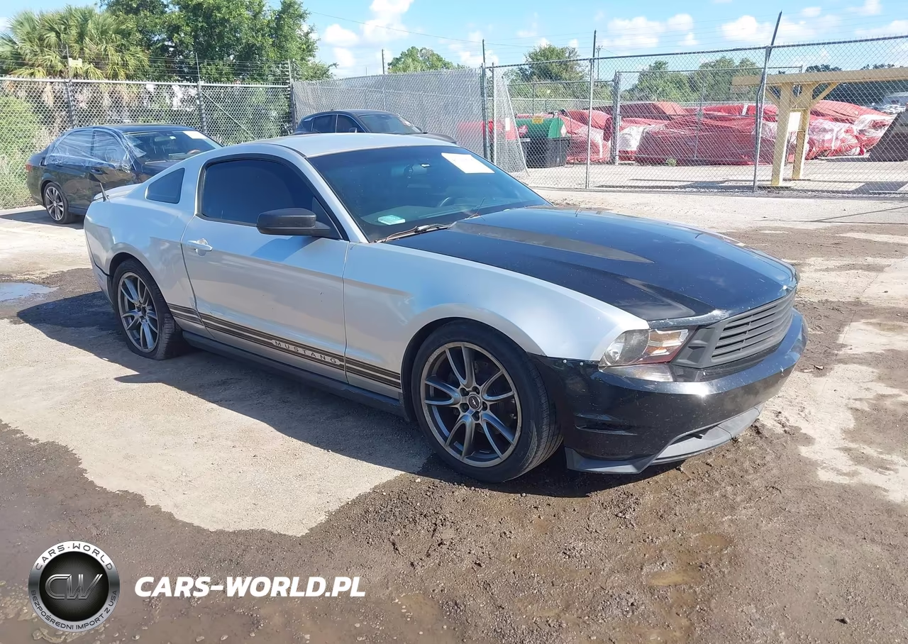 2012 Ford Mustang V6