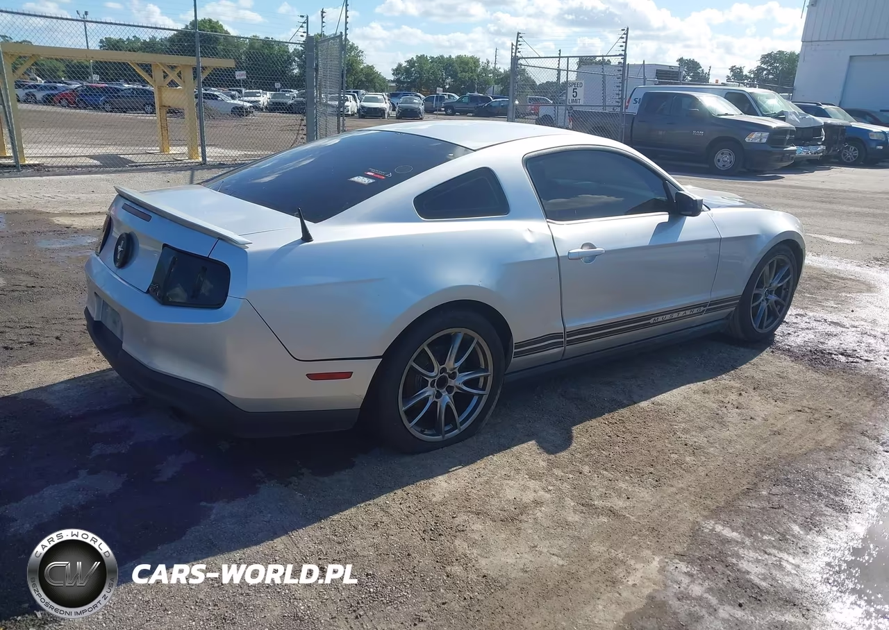 2012 Ford Mustang V6 VIN:1ZVBP8AM4C5209217 - 4