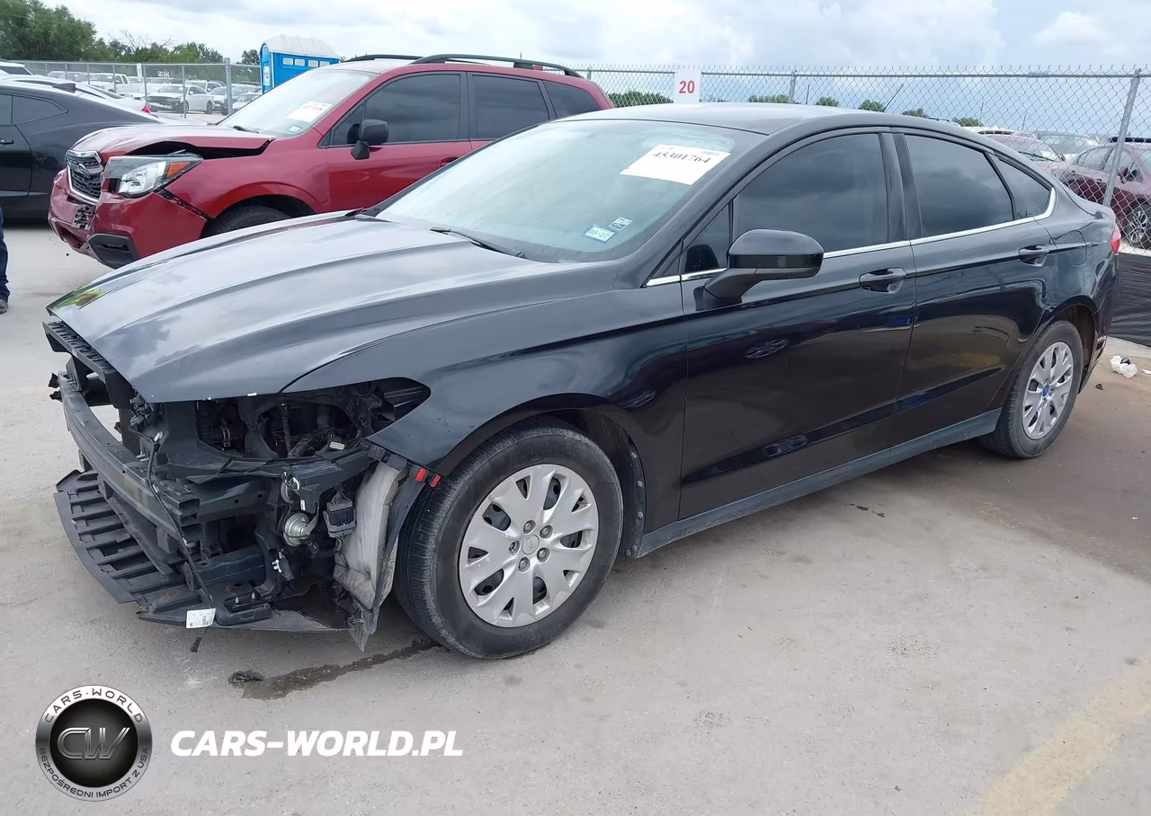 2013 Ford Fusion S VIN:3FA6P0G77DR214620 - 2