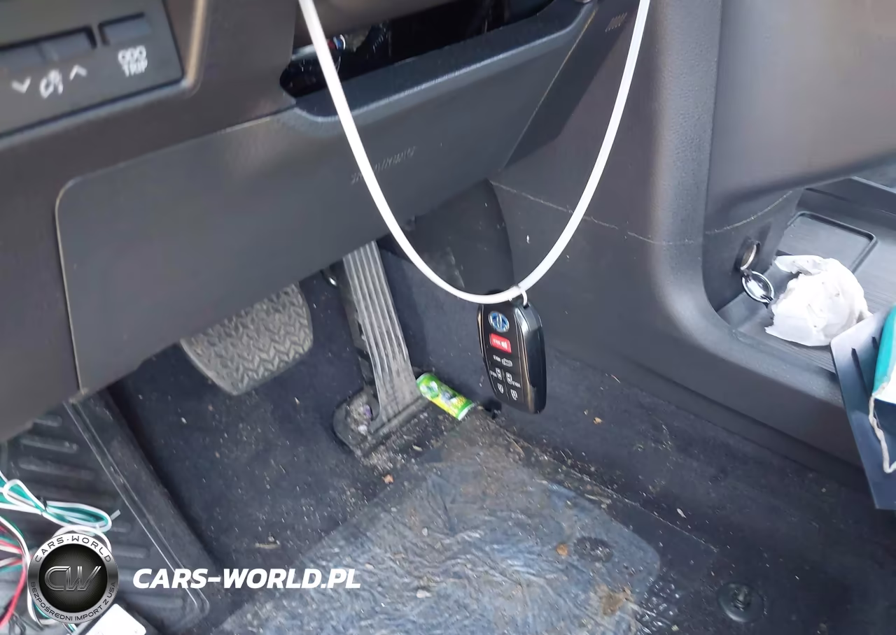 2025 Toyota Sienna Xse VIN:5TDCSKFC5SS197882 - 11