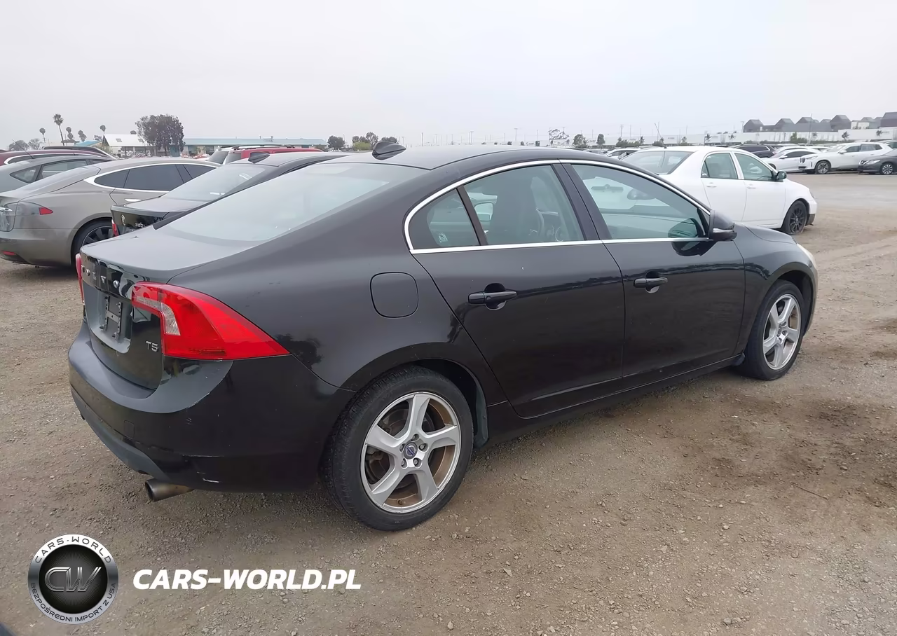 2013 Volvo S60 T5-T5 Platinum-T5 Premier-T5 Premier Plus VIN:YV1612FS0D2190690 - 4