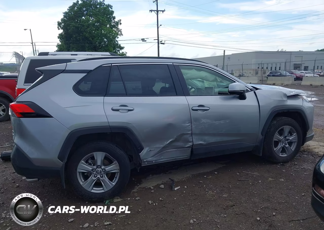 2025 Toyota Rav4 Hybrid Xle VIN:JTMRWRFV0SJ082578 - 13