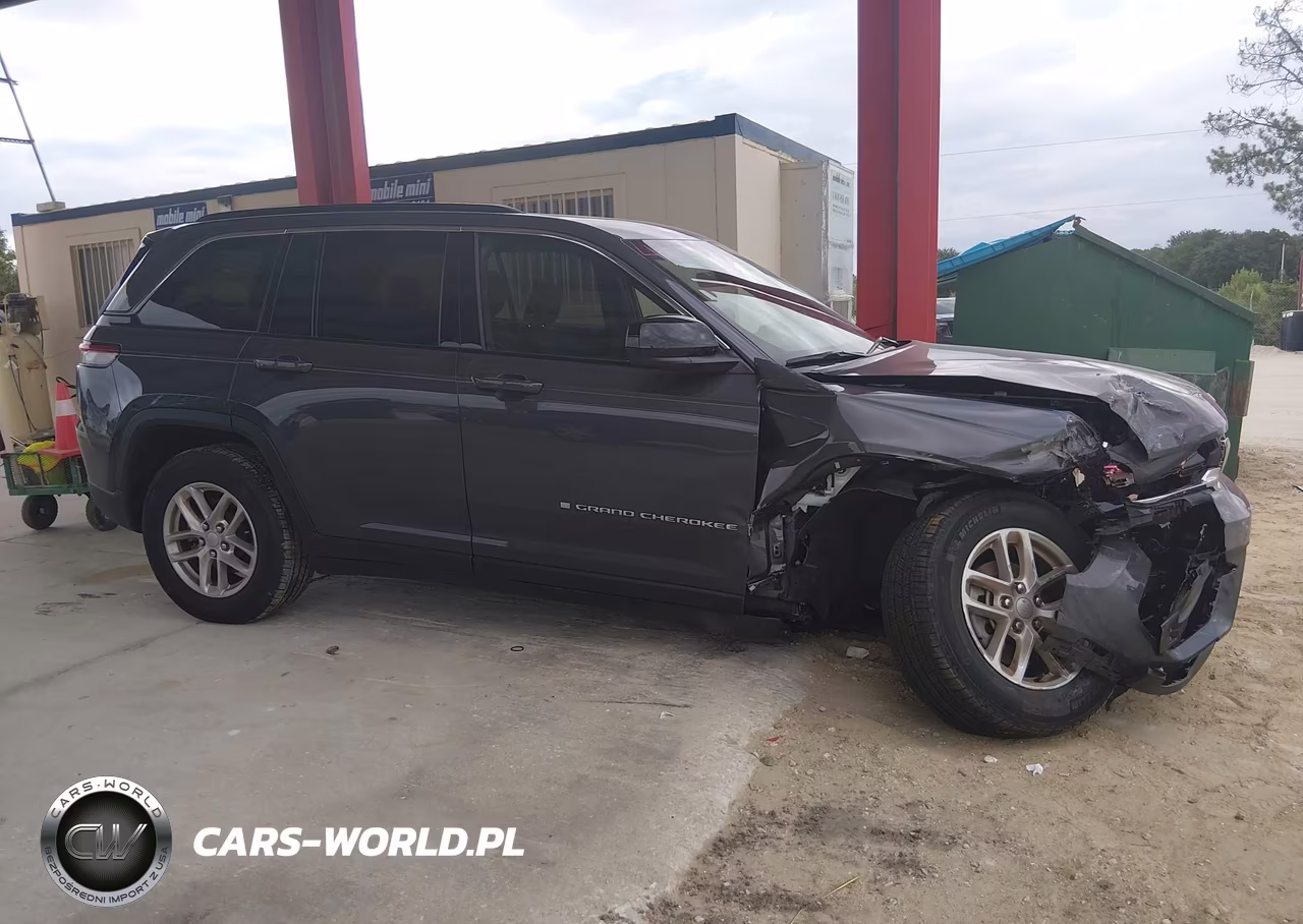 2025 Jeep Grand Cherokee Laredo X 4X4 VIN:1C4RJHAG6SC292642 - 13