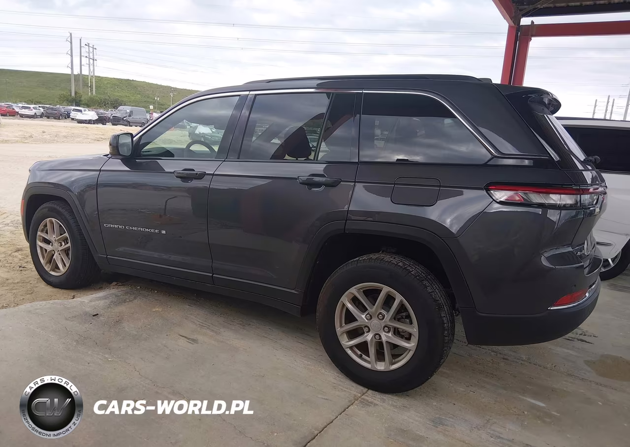 2025 Jeep Grand Cherokee Laredo X 4X4 VIN:1C4RJHAG6SC292642 - 14