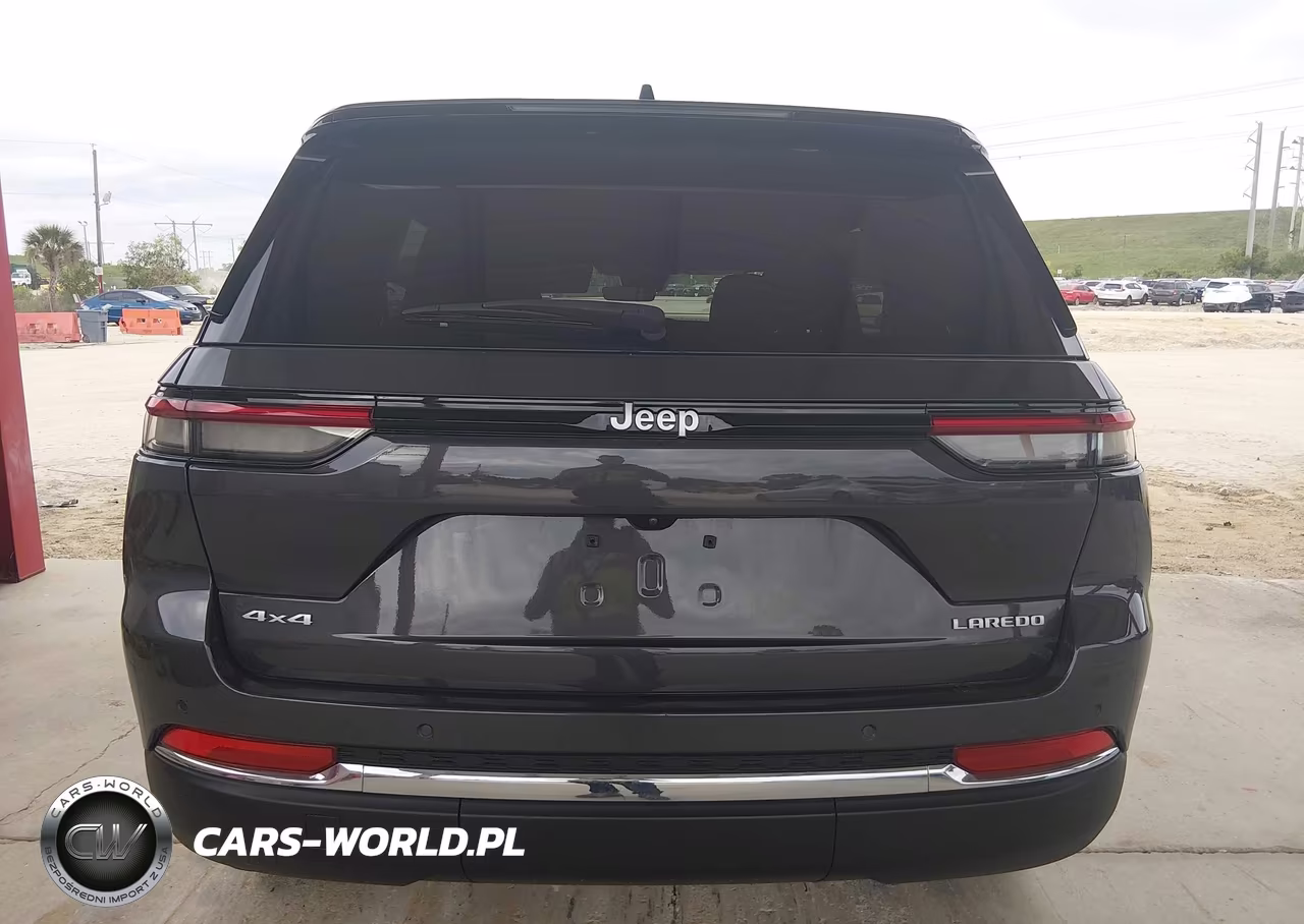 2025 Jeep Grand Cherokee Laredo X 4X4 VIN:1C4RJHAG6SC292642 - 16