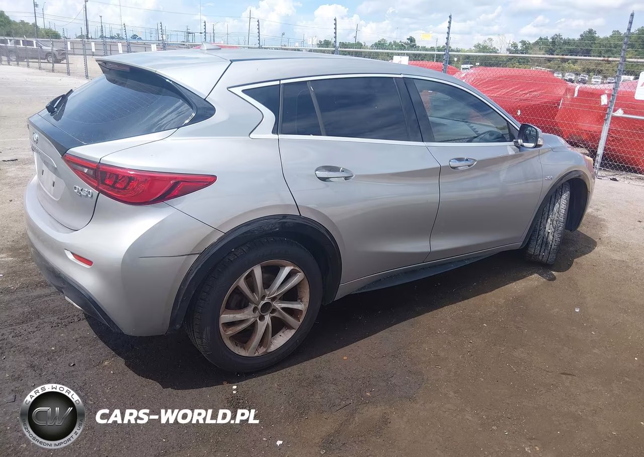 2017 Infiniti Qx30 VIN:SJKCH5CP5HA033672 - 4