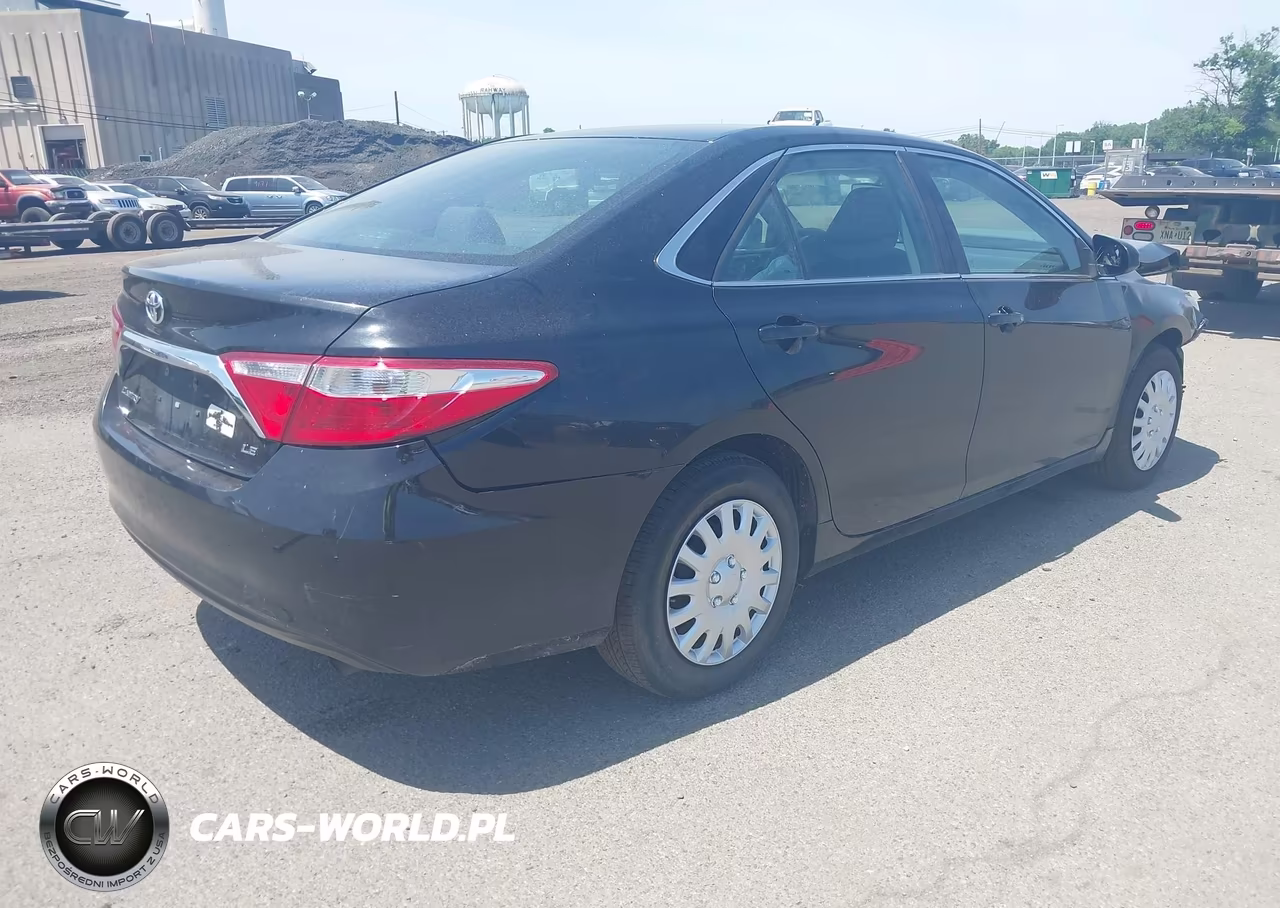 2016 Toyota Camry Le VIN:4T1BF1FK6GU216570 - 4