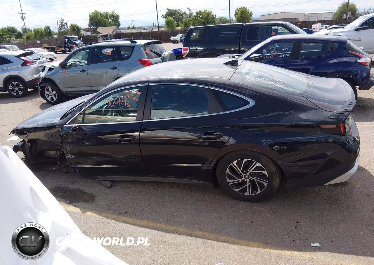2026 Hyundai Sonata Hybrid Blue VIN:KMHL24JJ9TA164900 - 15