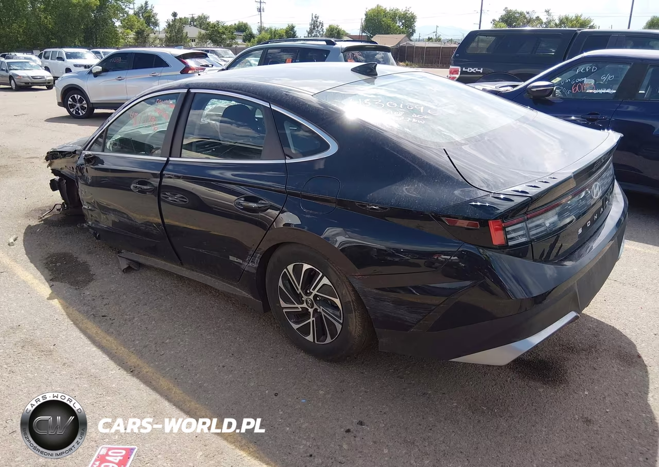 2026 Hyundai Sonata Hybrid Blue VIN:KMHL24JJ9TA164900 - 3