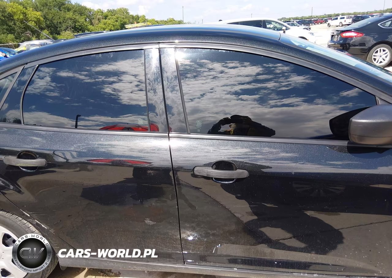 2015 Ford Focus S VIN:1FADP3E22FL215725 - 13