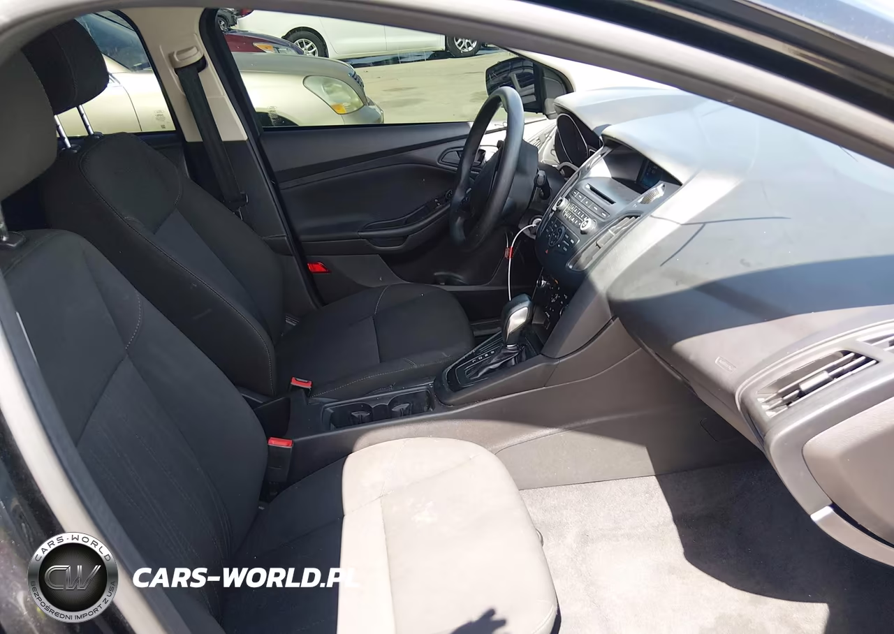 2015 Ford Focus S VIN:1FADP3E22FL215725 - 5