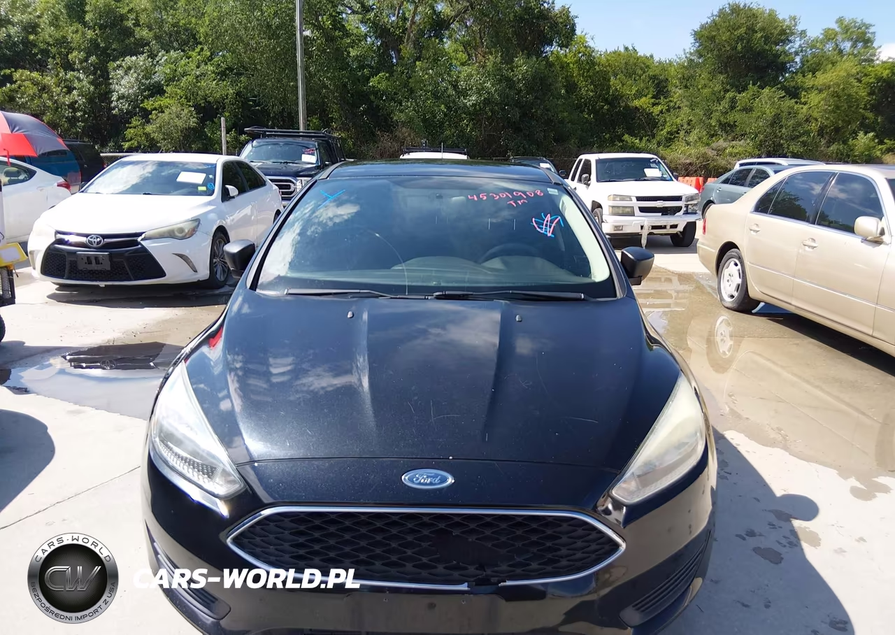 2015 Ford Focus S VIN:1FADP3E22FL215725 - 6