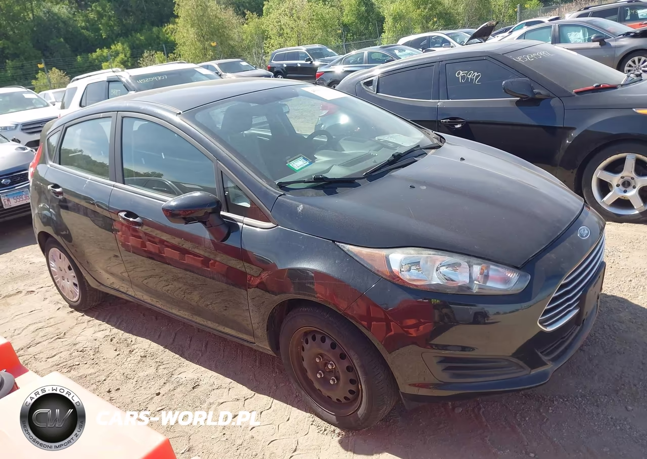 2015 Ford Fiesta S – zdjęcie 1 z 12