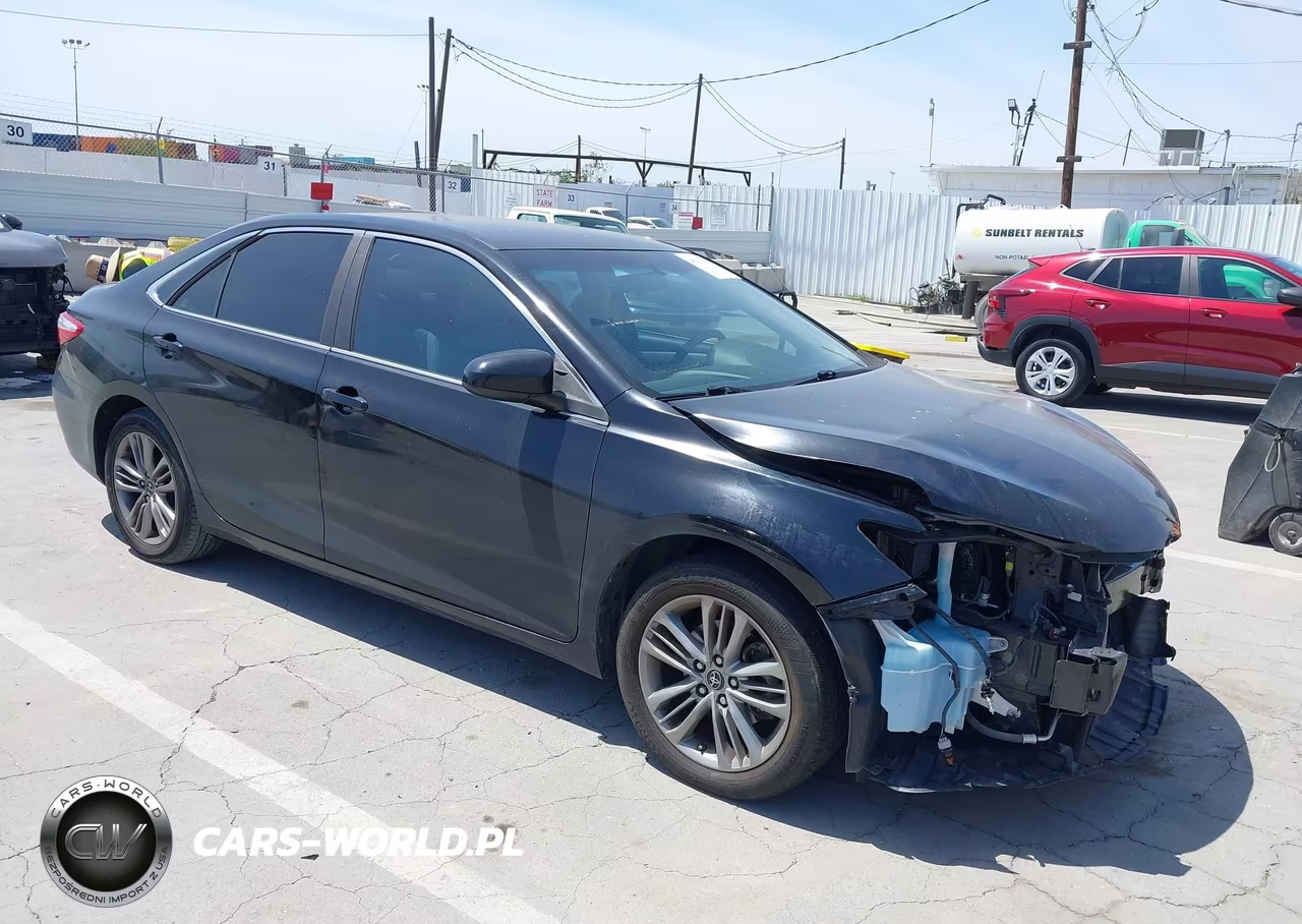 2015 Toyota Camry Se – zdjęcie 1 z 17