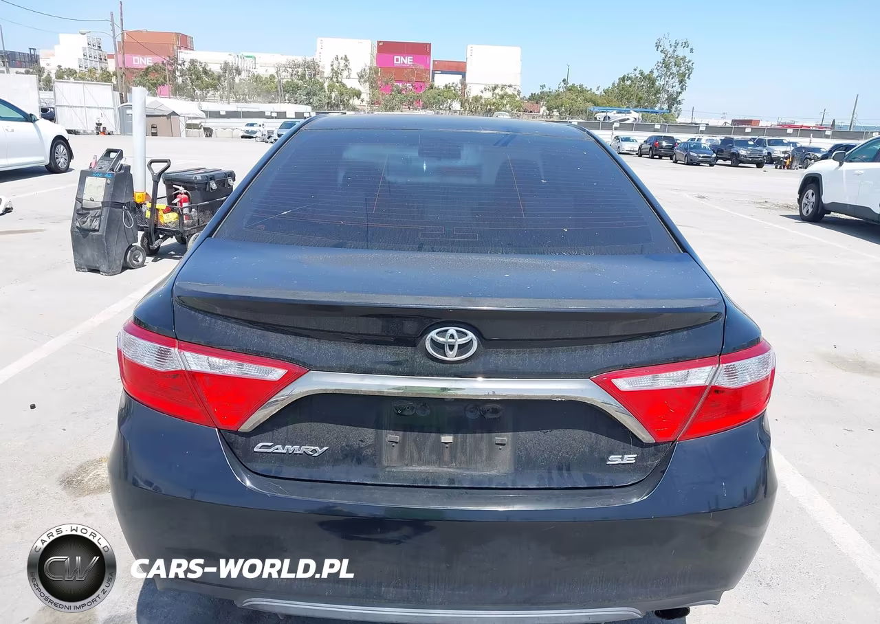 2015 Toyota Camry Se VIN:4T1BF1FK5FU013586 - 17