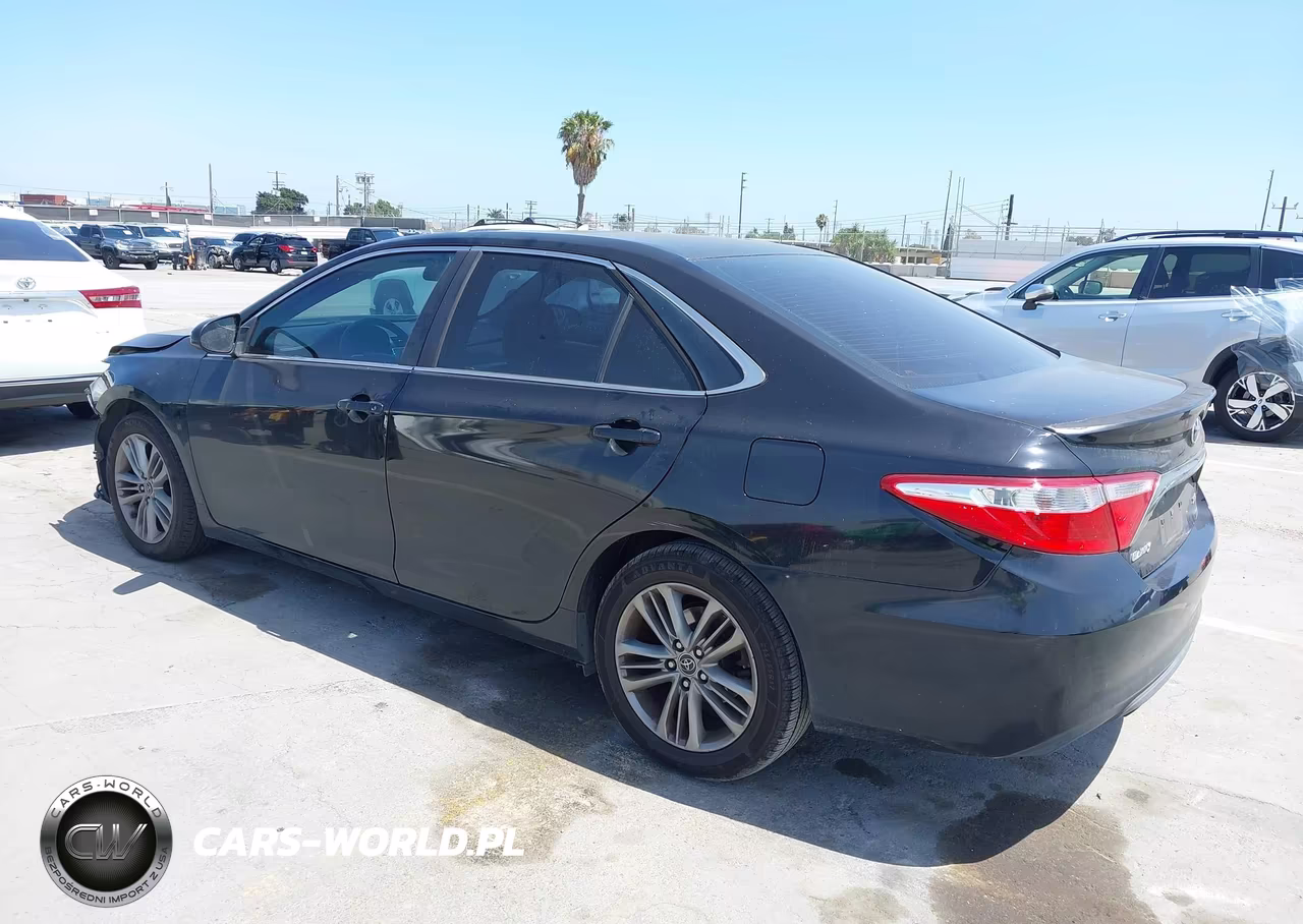 2015 Toyota Camry Se VIN:4T1BF1FK5FU013586 - 3
