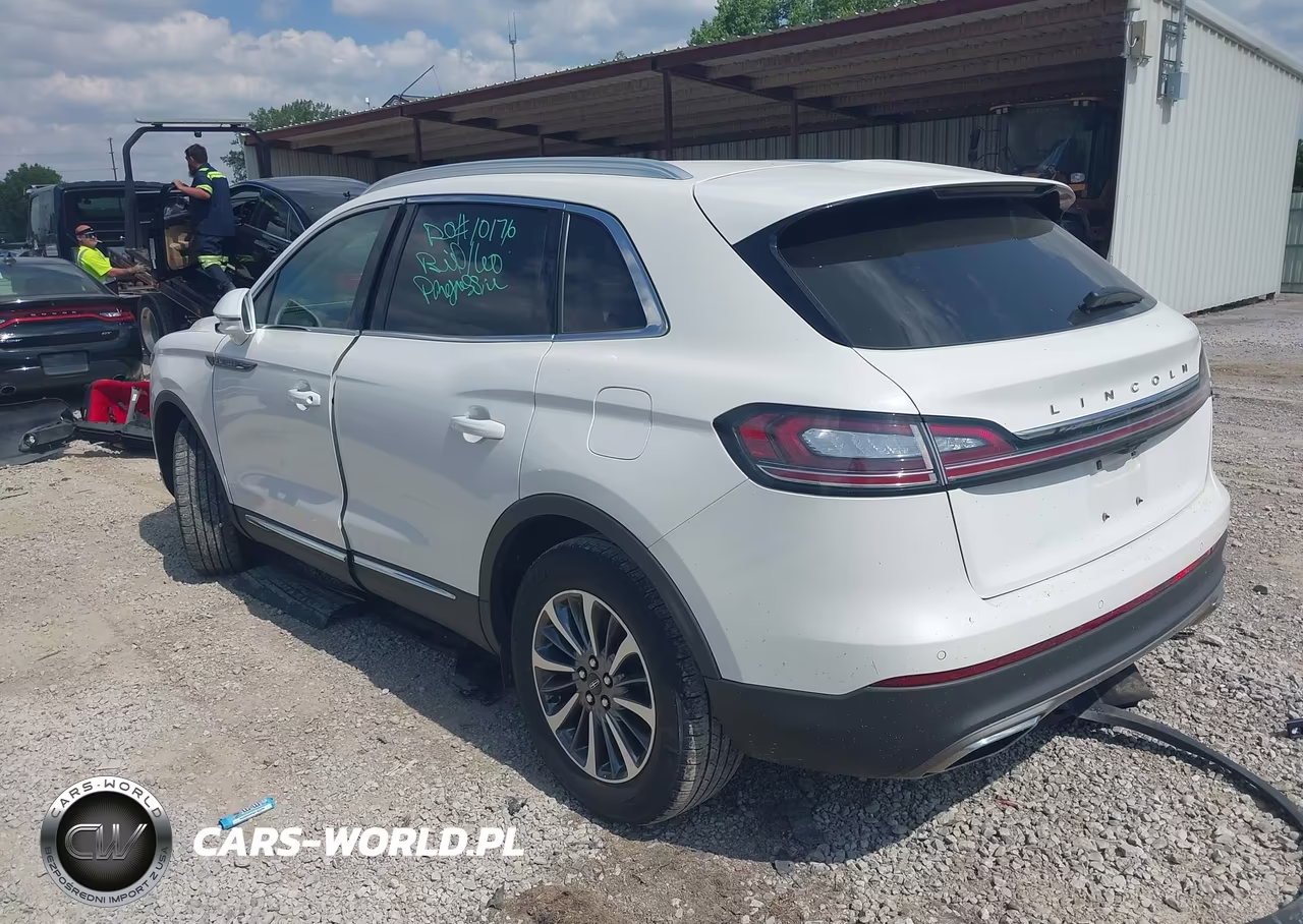 2023 Lincoln Nautilus Standard VIN:2LMPJ6J90PBL02523 - 3