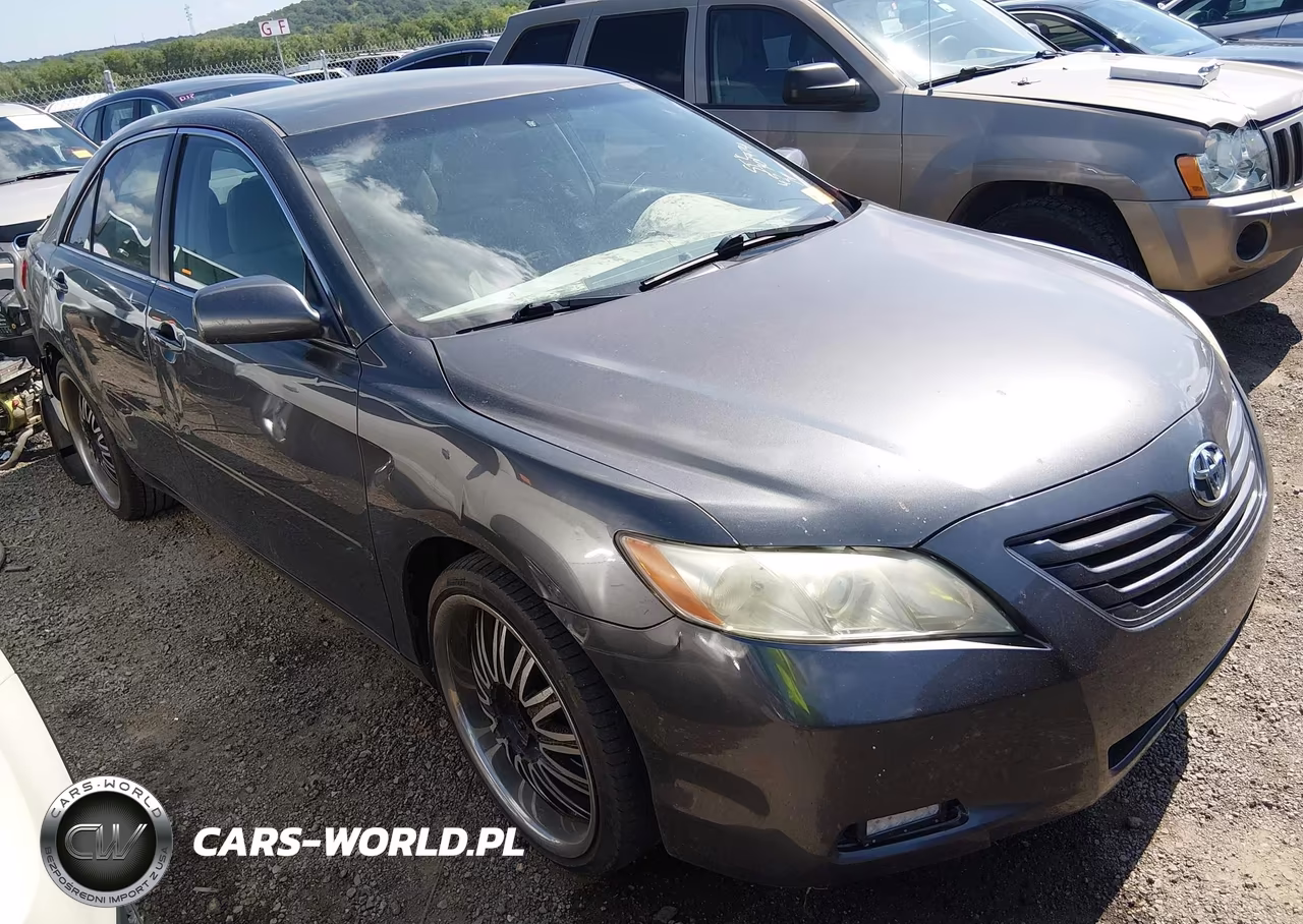 2009 Toyota Camry Le – zdjęcie 1 z 17