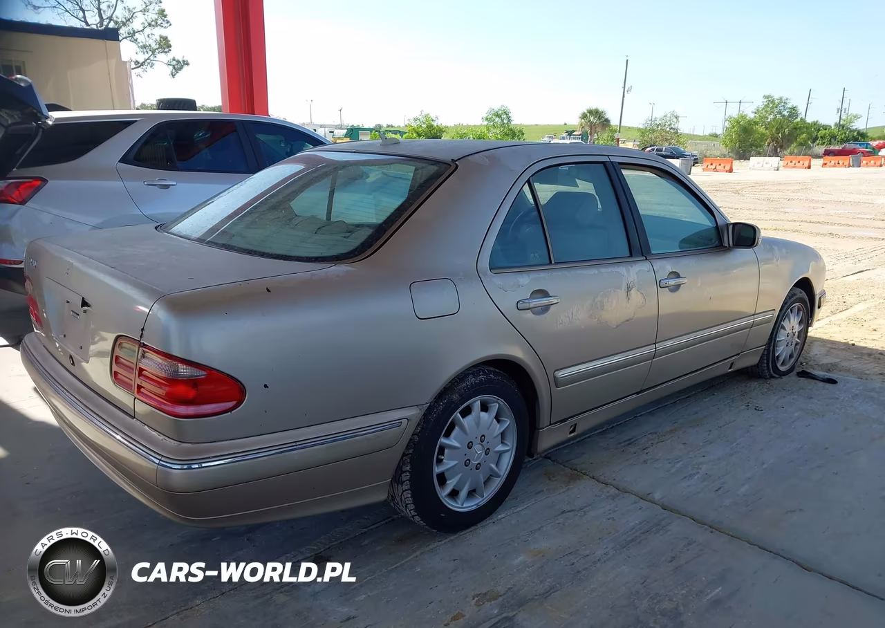 2000 Mercedes-Benz E 320 VIN:WDBJF65J2YB066376 - 4