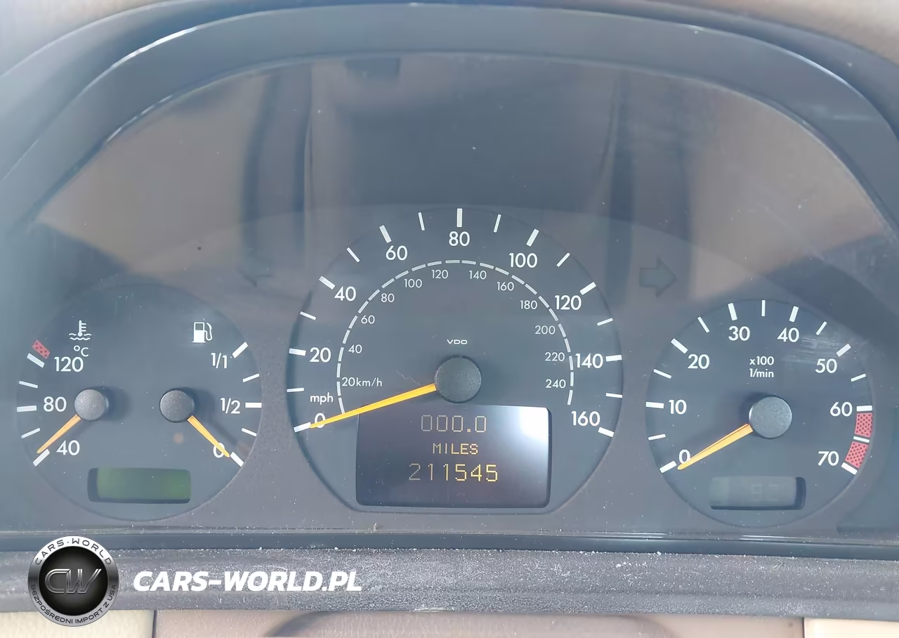 2000 Mercedes-Benz E 320 VIN:WDBJF65J2YB066376 - 7