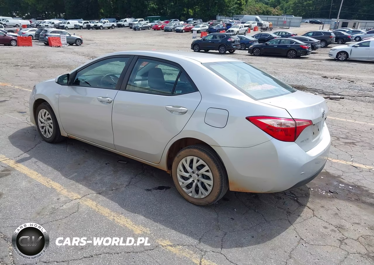 2019 Toyota Corolla Le VIN:5YFBURHE9KP934426 - 3