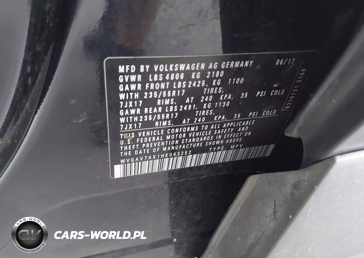 2017 Volkswagen Tiguan 2.0T-2.0T S VIN:WVGAV7AX1HK043252 - 9