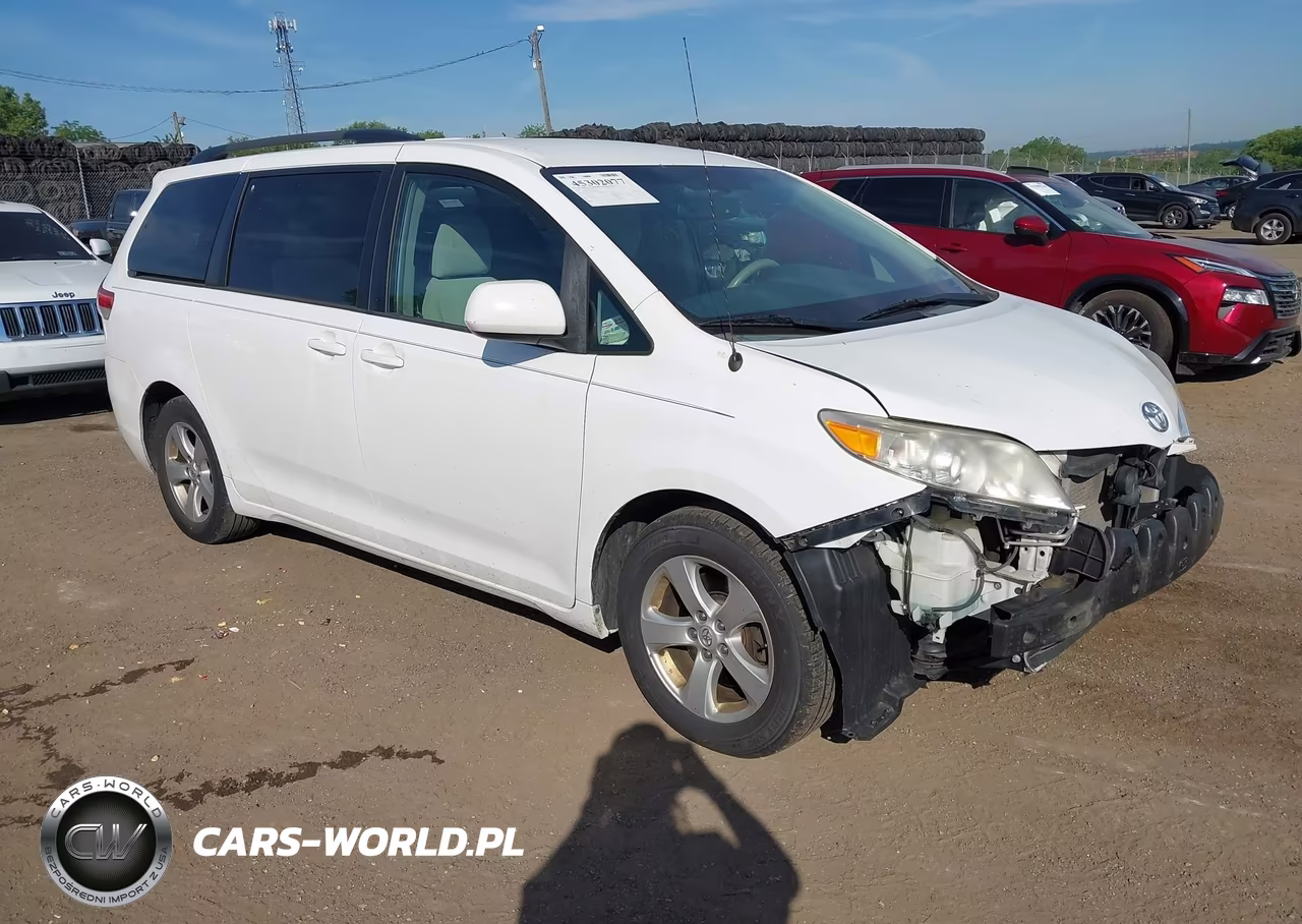 2014 Toyota Sienna Le V6 8 Passenger – zdjęcie 1 z 16