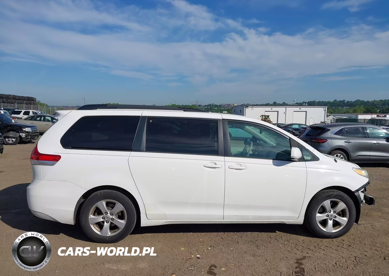 2014 Toyota Sienna Le V6 8 Passenger VIN:5TDKK3DC9ES449965 - 13