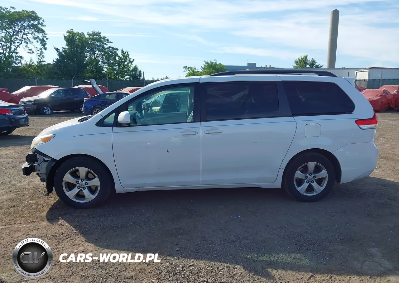 2014 Toyota Sienna Le V6 8 Passenger VIN:5TDKK3DC9ES449965 - 14