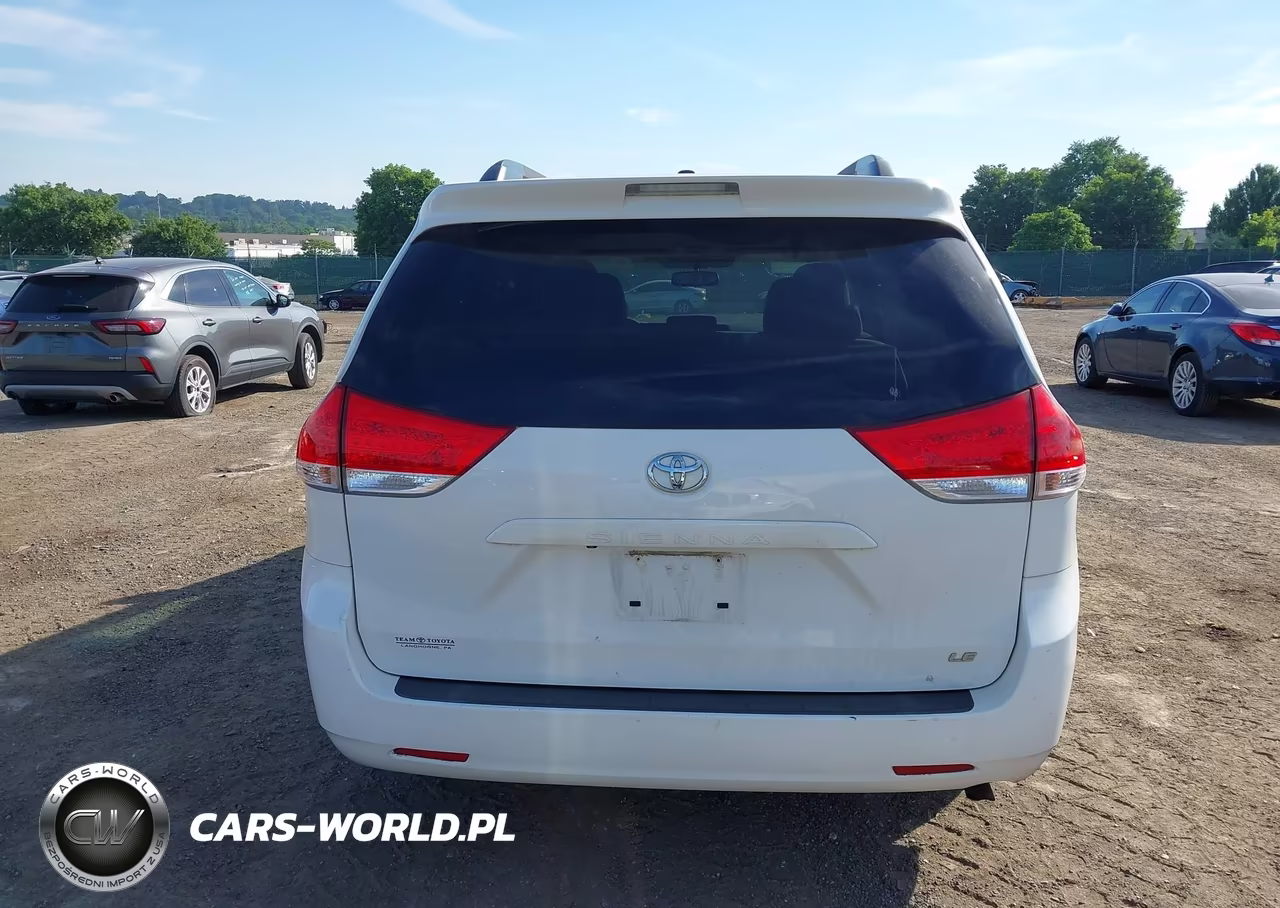 2014 Toyota Sienna Le V6 8 Passenger VIN:5TDKK3DC9ES449965 - 16