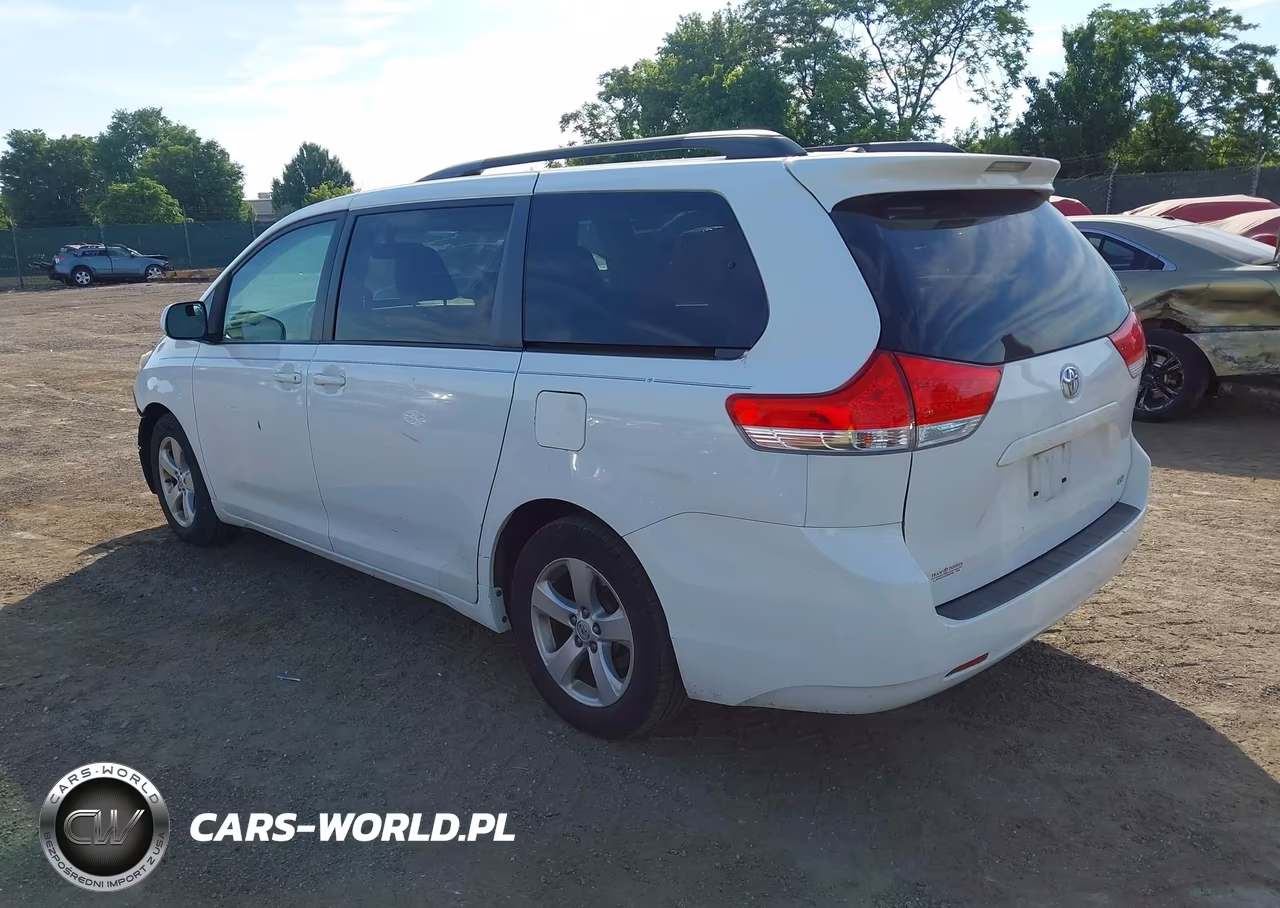2014 Toyota Sienna Le V6 8 Passenger VIN:5TDKK3DC9ES449965 - 3