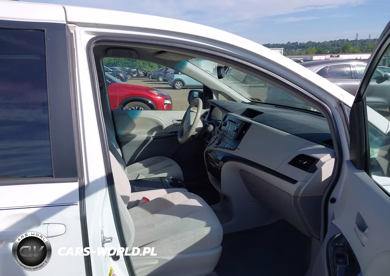 2014 Toyota Sienna Le V6 8 Passenger VIN:5TDKK3DC9ES449965 - 5