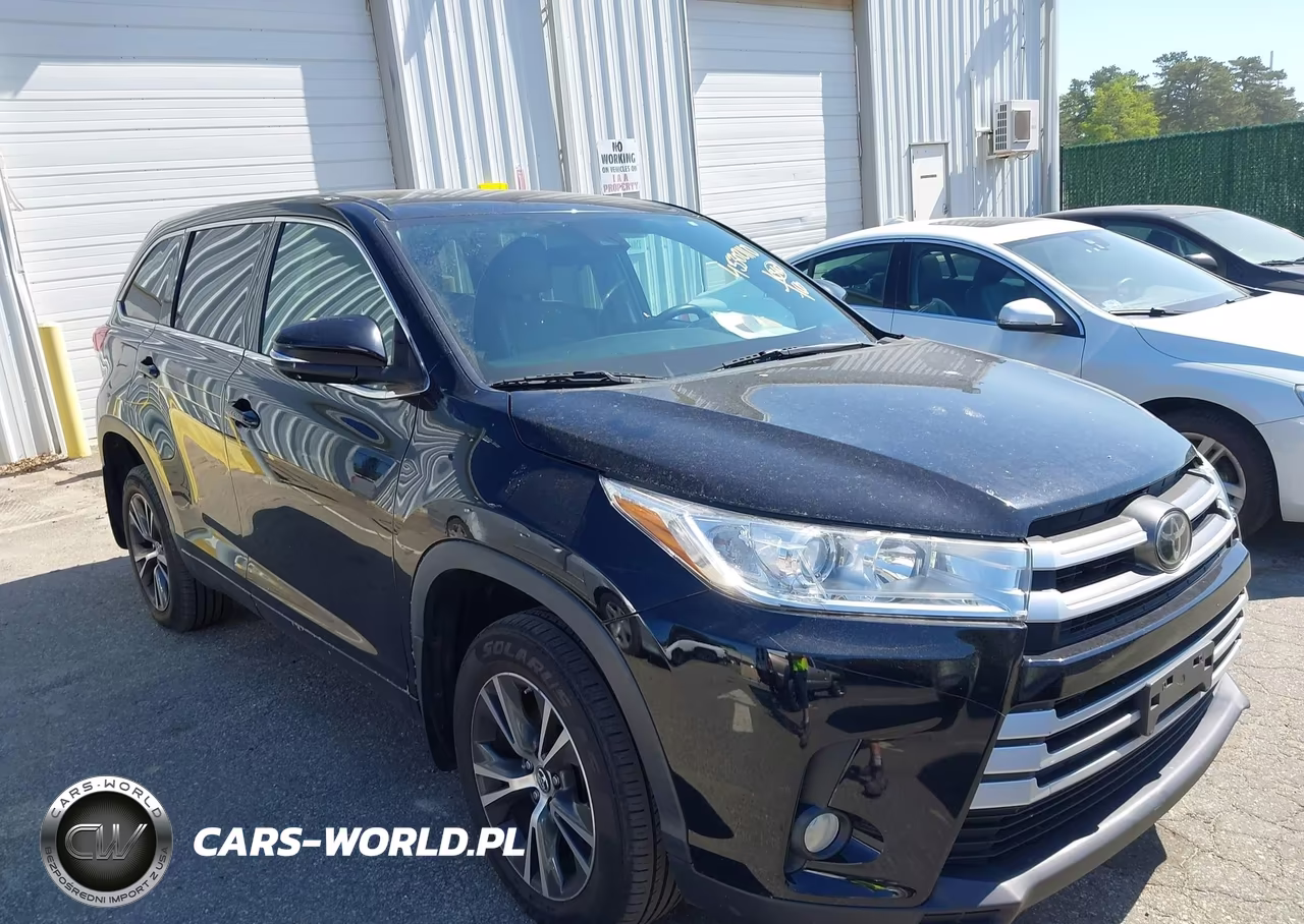 2017 Toyota Highlander Le Plus – zdjęcie 1 z 17