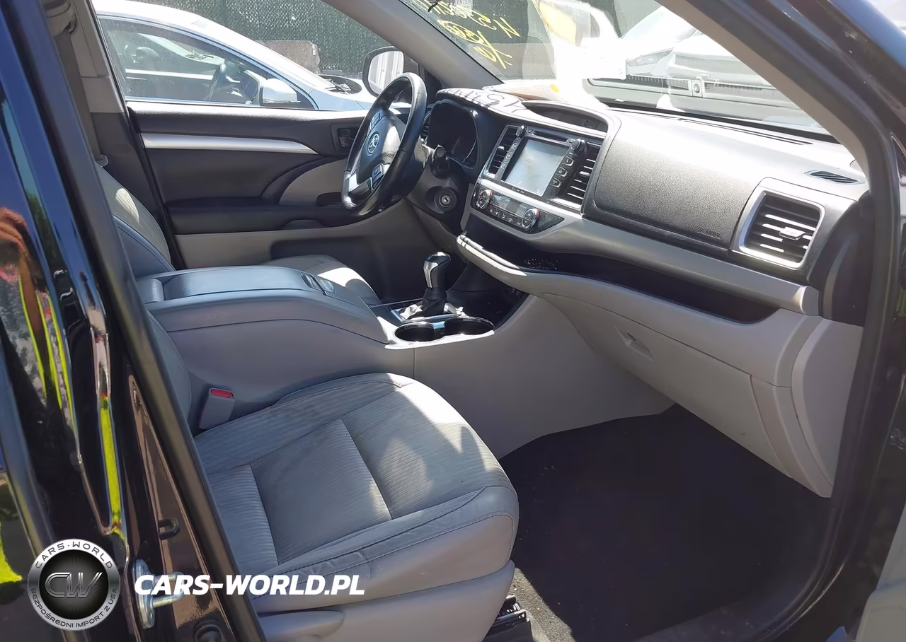2017 Toyota Highlander Le Plus VIN:5TDBZRFH6HS381779 - 5