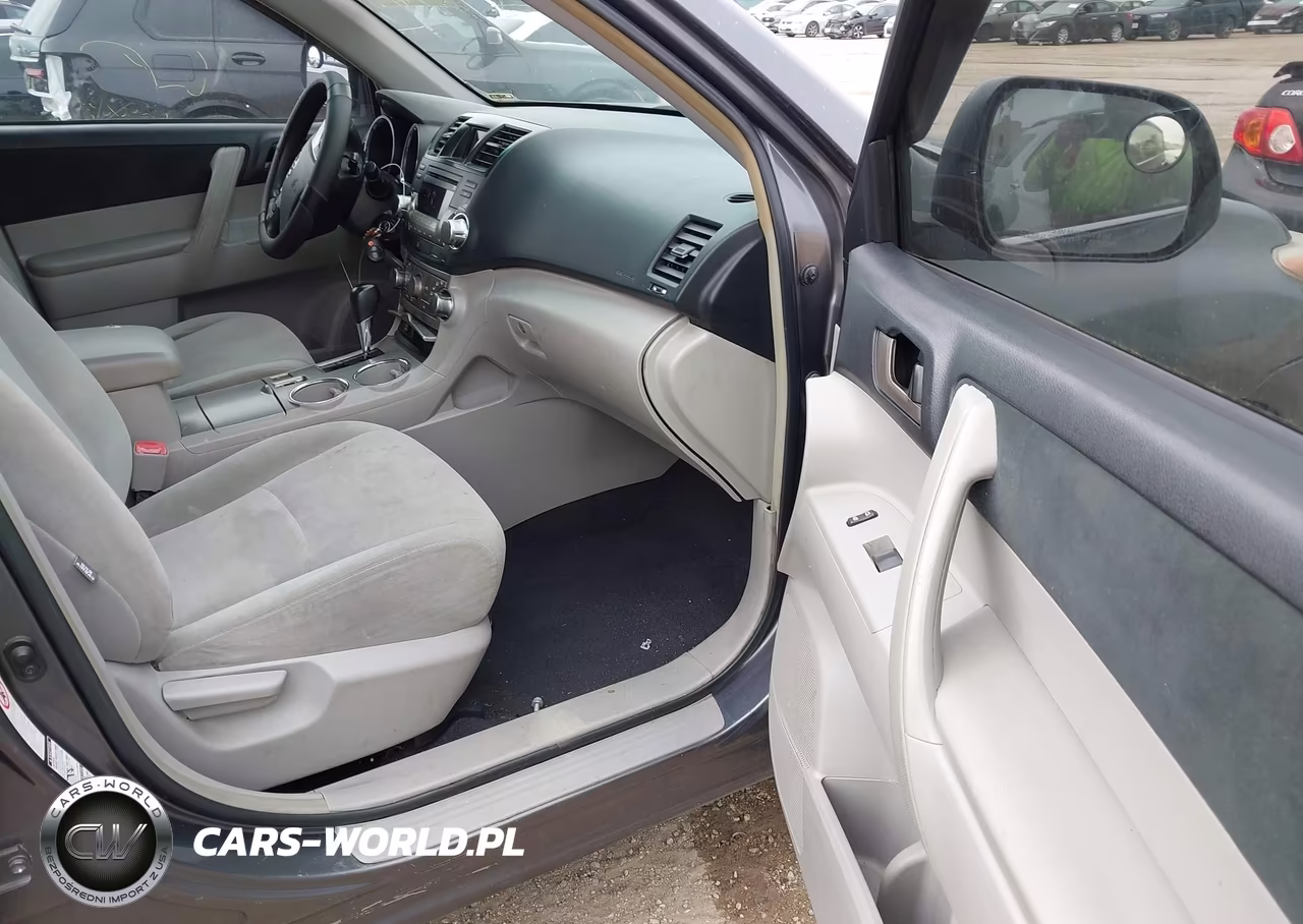 2011 Toyota Highlander Base V6 VIN:5TDBK3EH6BS055216 - 5