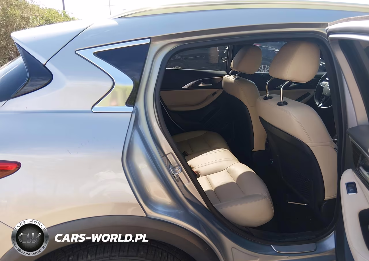 2018 Infiniti Qx30 Premium VIN:SJKCH5CR7JA054255 - 8