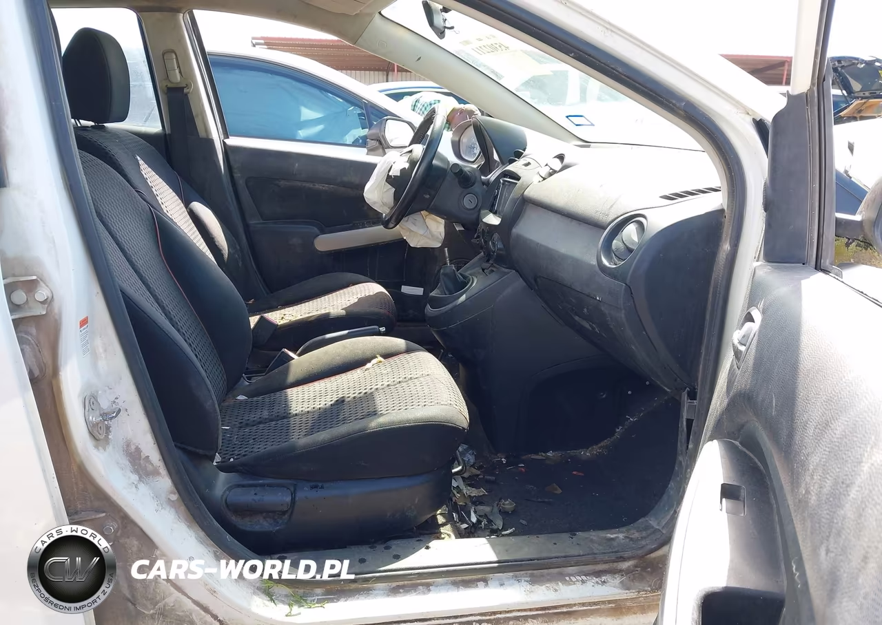 2011 Mazda Mazda2 Touring VIN:JM1DE1HYXB0117008 - 5