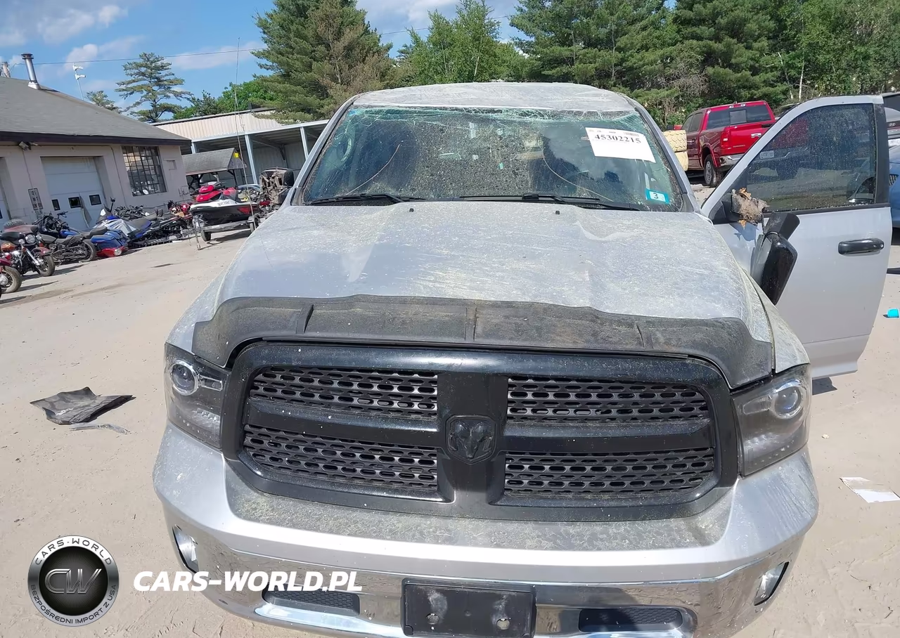 2016 Ram 1500 Laramie VIN:1C6RR7NT9GS137694 - 10