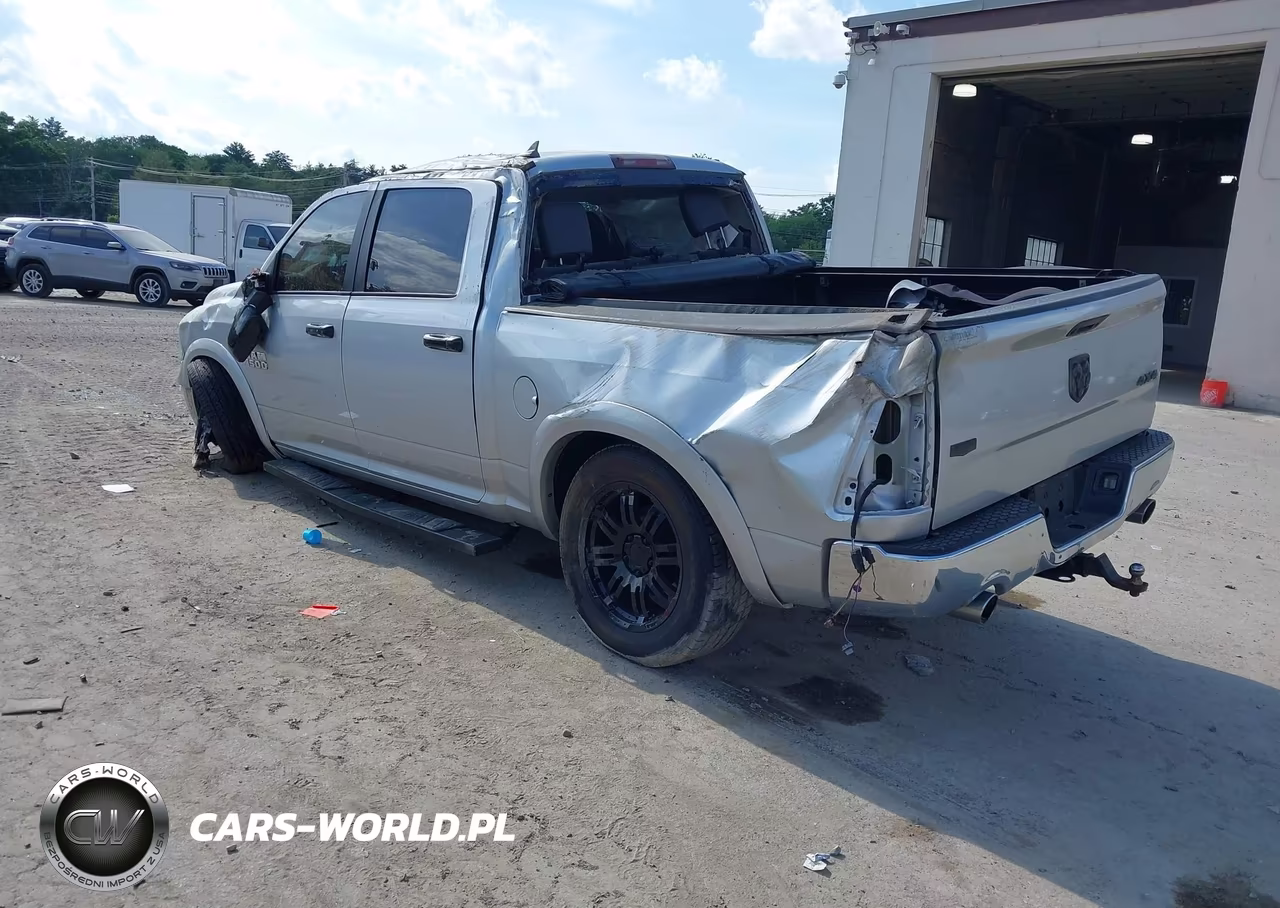 2016 Ram 1500 Laramie VIN:1C6RR7NT9GS137694 - 3