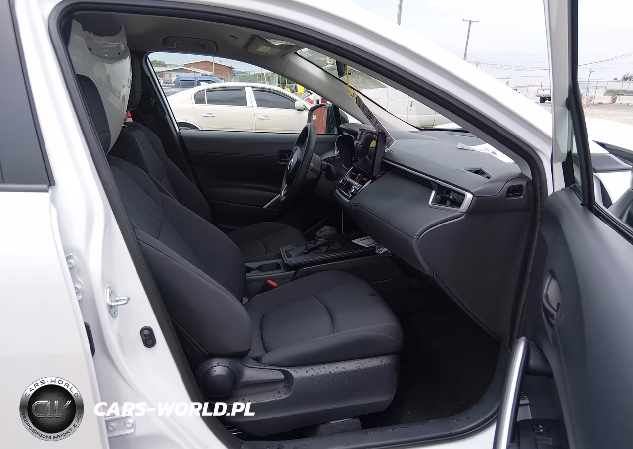 2026 Toyota Corolla Cross Le VIN:7MUCAABGXTV161988 - 5