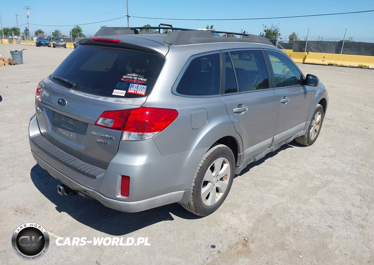 2010 Subaru Outback 3.6R Limited VIN:4S4BRDLC6A2383164 - 4
