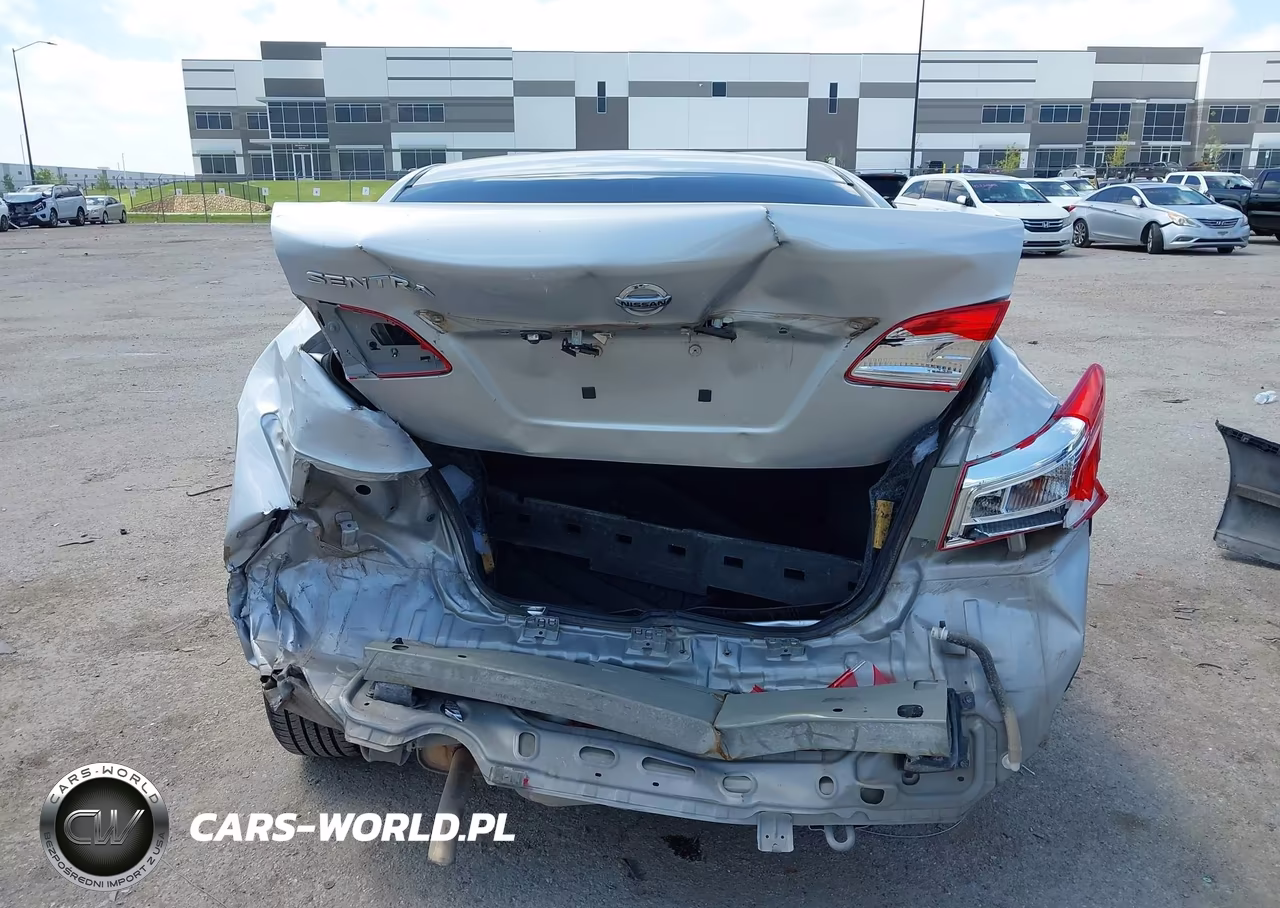 2018 Nissan Sentra S VIN:3N1AB7AP5JY295481 - 17